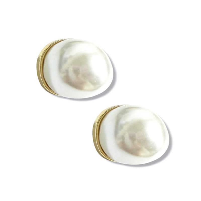 Simple To Me Pearl Stud Earrings