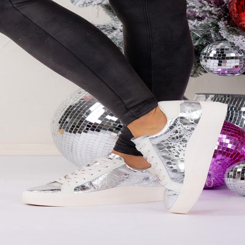 Zayn 360 Distressed Sneaker - Silver | Dolce Vita - FINAL SALE