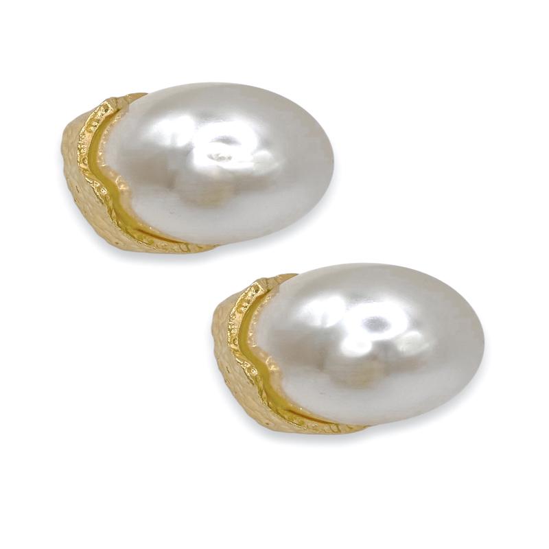 Chelsey Pearl Stud Earrings