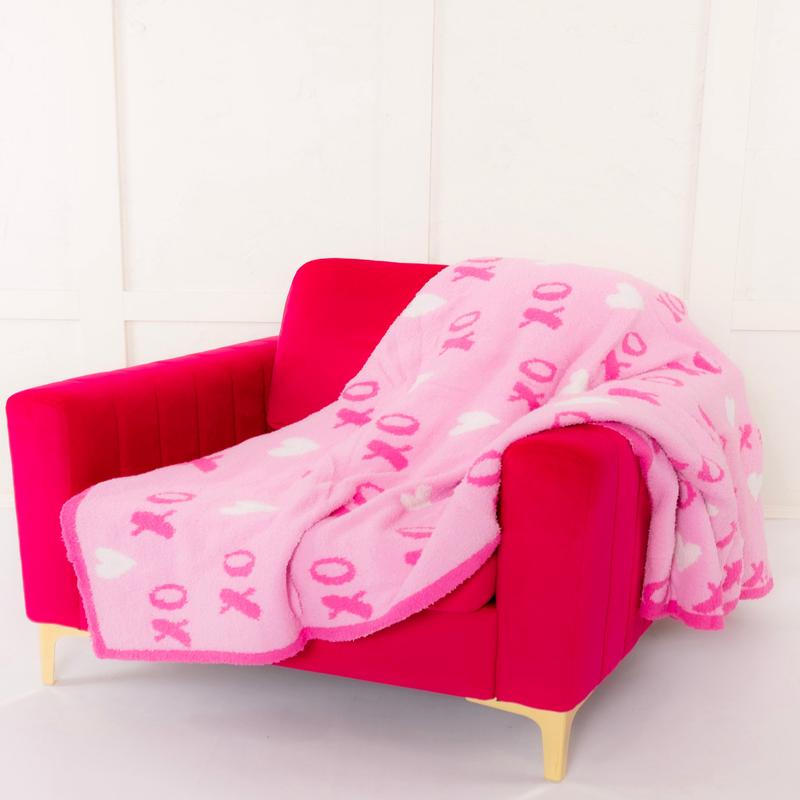 DOORBUSTER - Hugs and Kisses Blanket