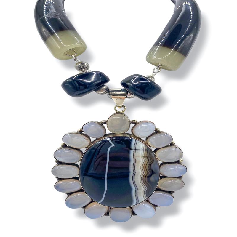 Made In The Deep South 1970s Agate & Chalcedony 1960s Horn Necklace