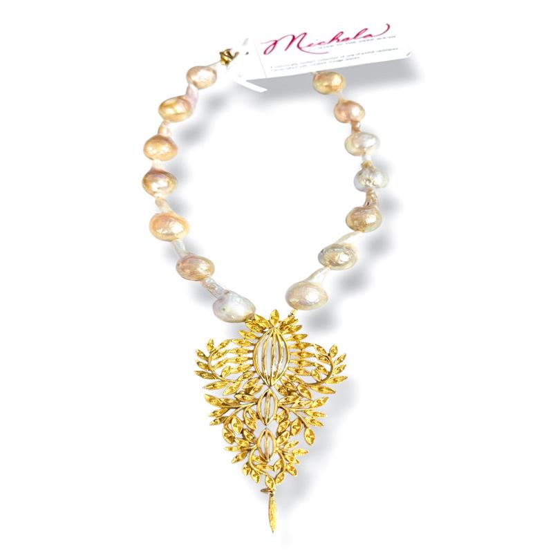 Made in the Deep South 1970s Brooch Baroque Pearl Necklace