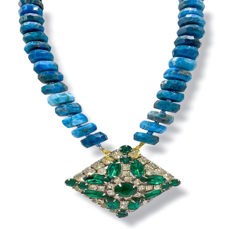 Made In The Deep South 1950s Brooch Natural Apatite Necklace