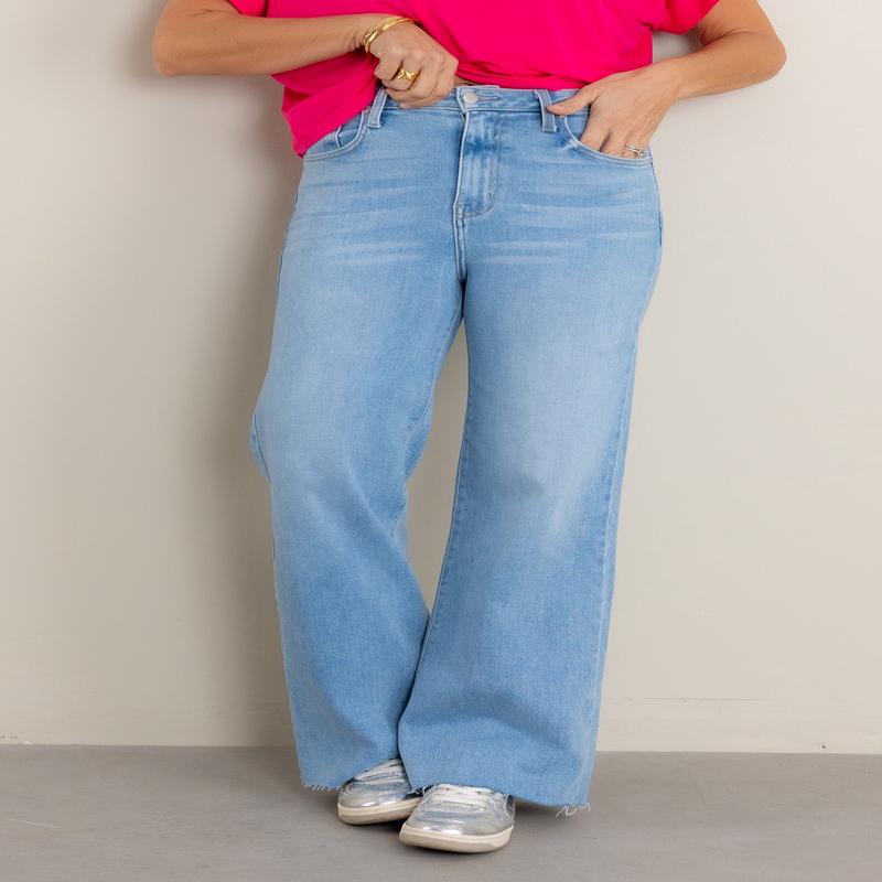 Paola A-Line Light Wash Wide Leg Jean *Final Sale*