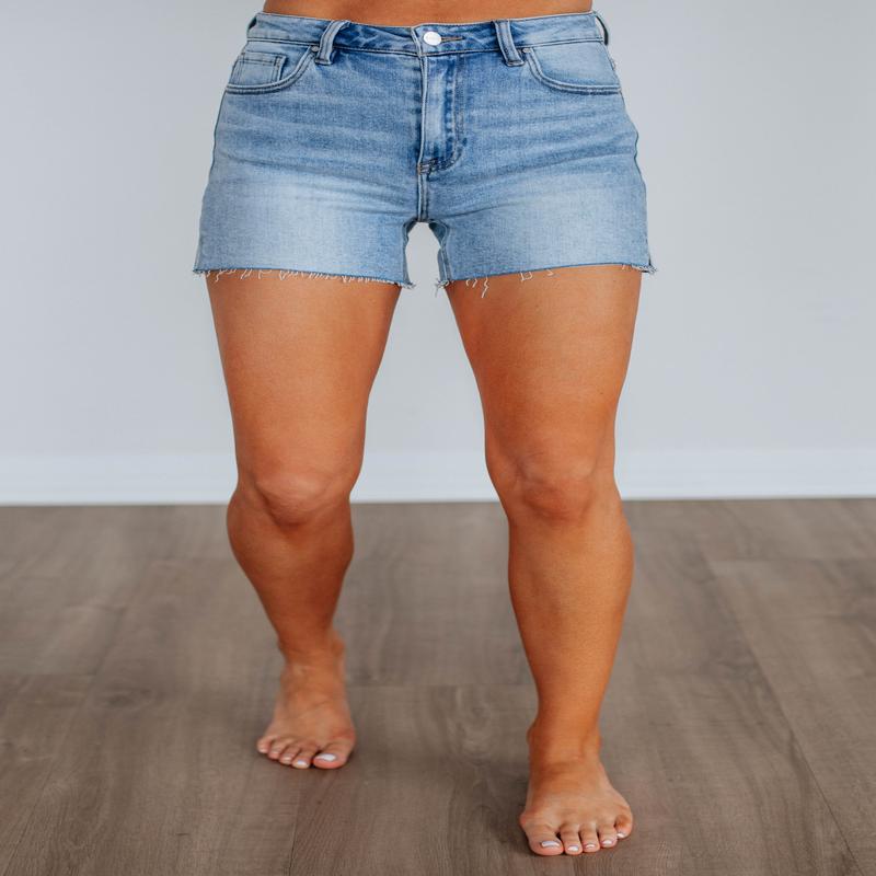 Tinley Risen Shorts - Medium Wash