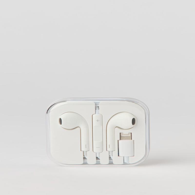 Wired Earbuds with Lightning Connector