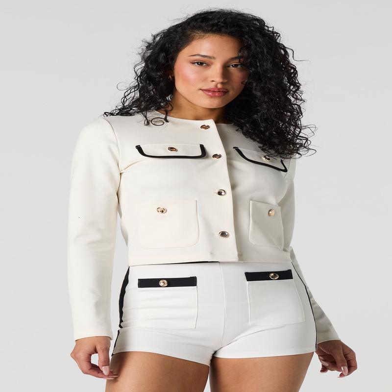 Short avec poches boutonnes