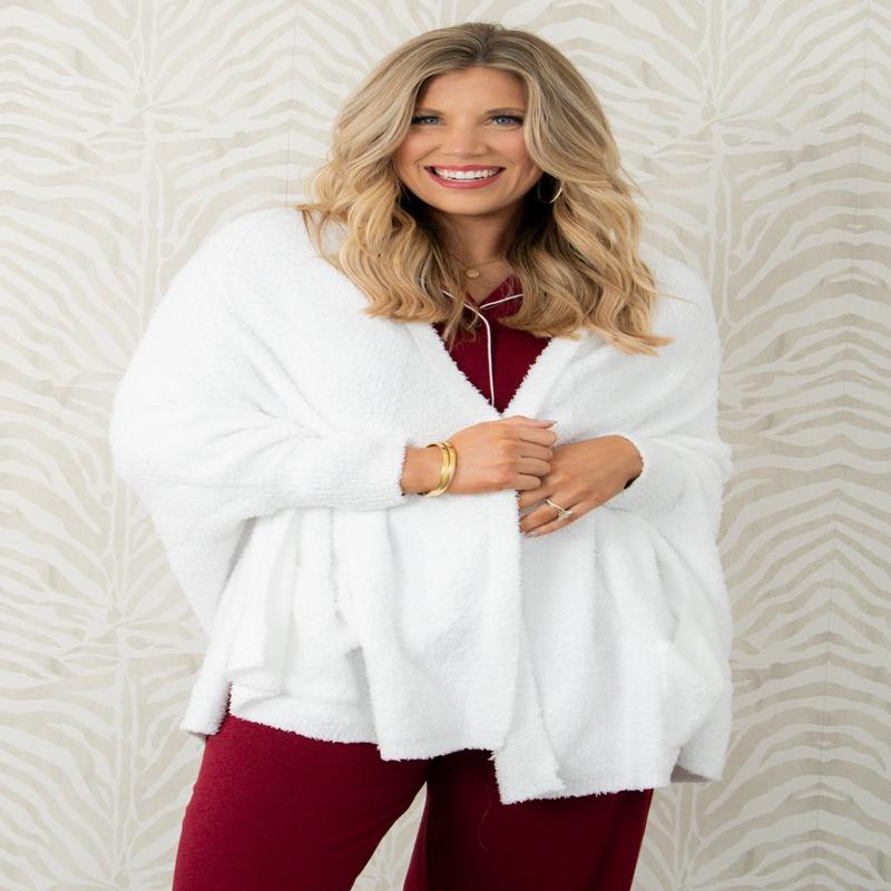 TWT Exclusive White Blanket Wrap