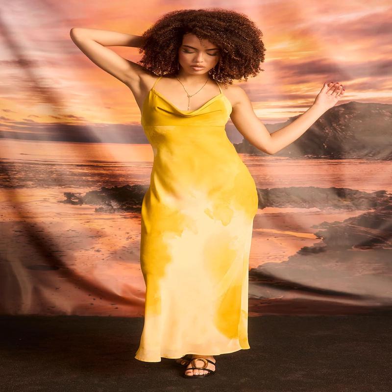 Robe maxi  dos ouvert en chiffon avec col chle