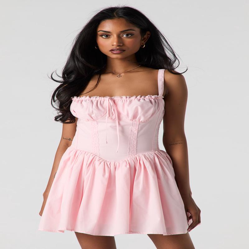 Minirobe corset avec lisr de dentelle