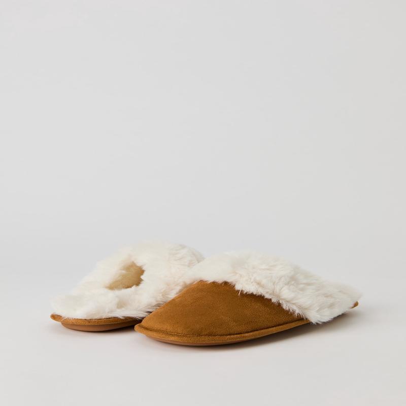 Pantoufles avec bord en similifourrure