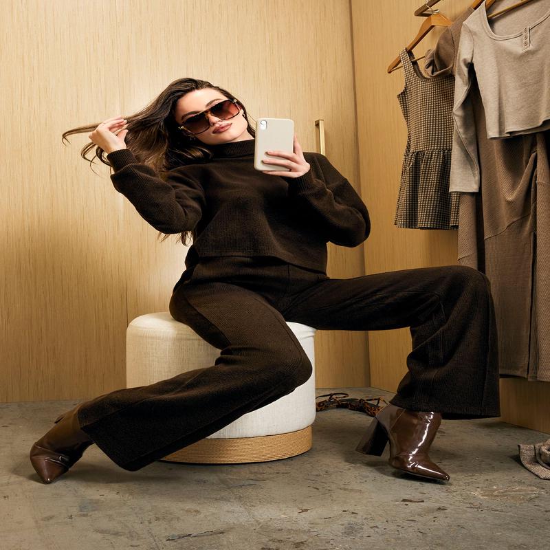 Ribbed Knit Wide Leg Pant