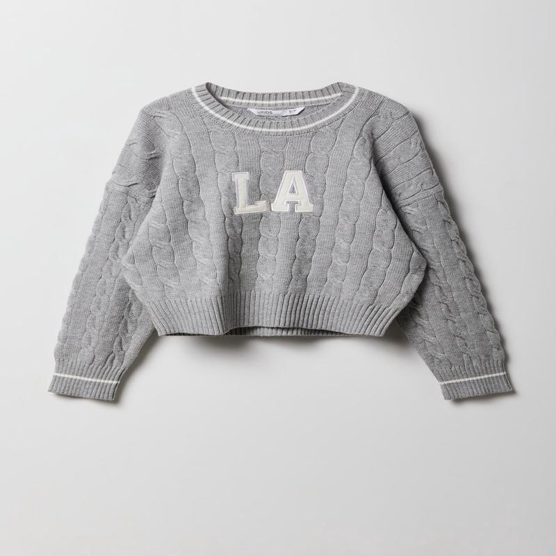 Chandail en tricot  mailles torsades et broderie pour filles