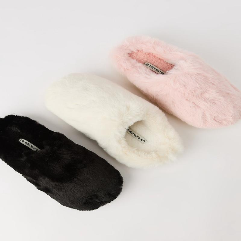 Pantoufles en similifourrure