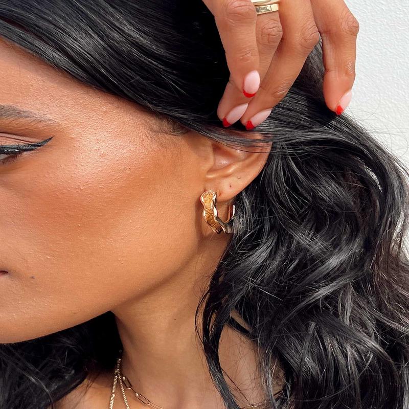 Bonnie Hoop Earrings Gold