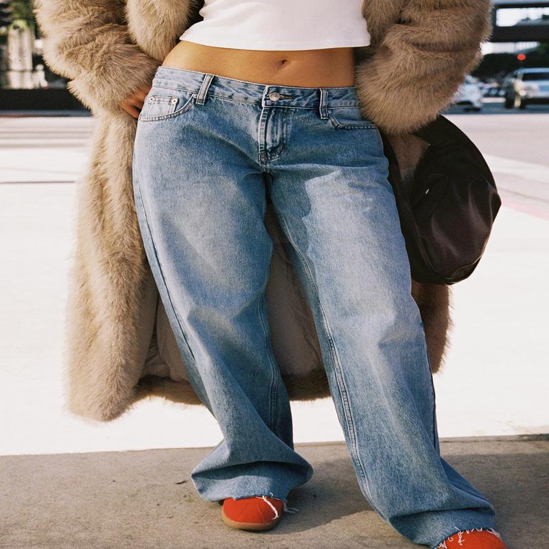 Sabryna Low Rise Straight Leg Jeans Blue