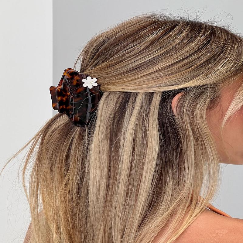 Palm Cove Shell Hair Clip Tort