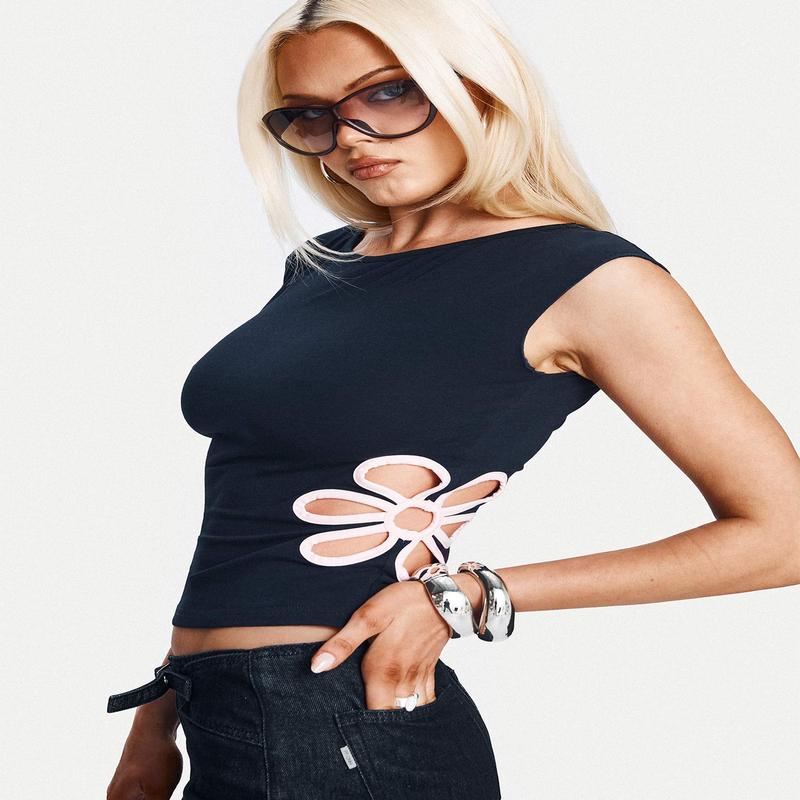 Currents Cut Out Detail Top Navy / Pink