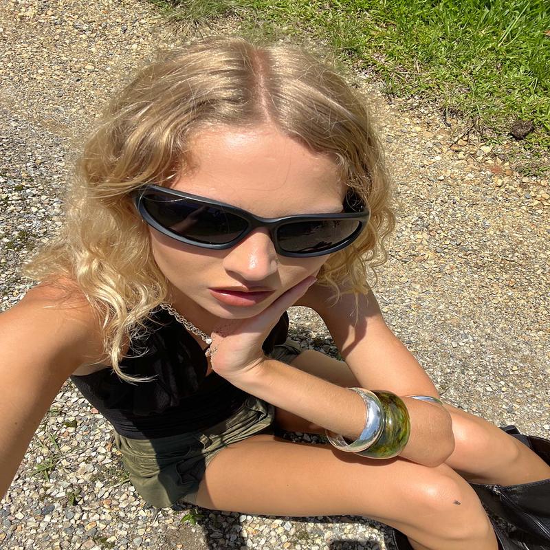 Huxlee Curved Sunglasses Black