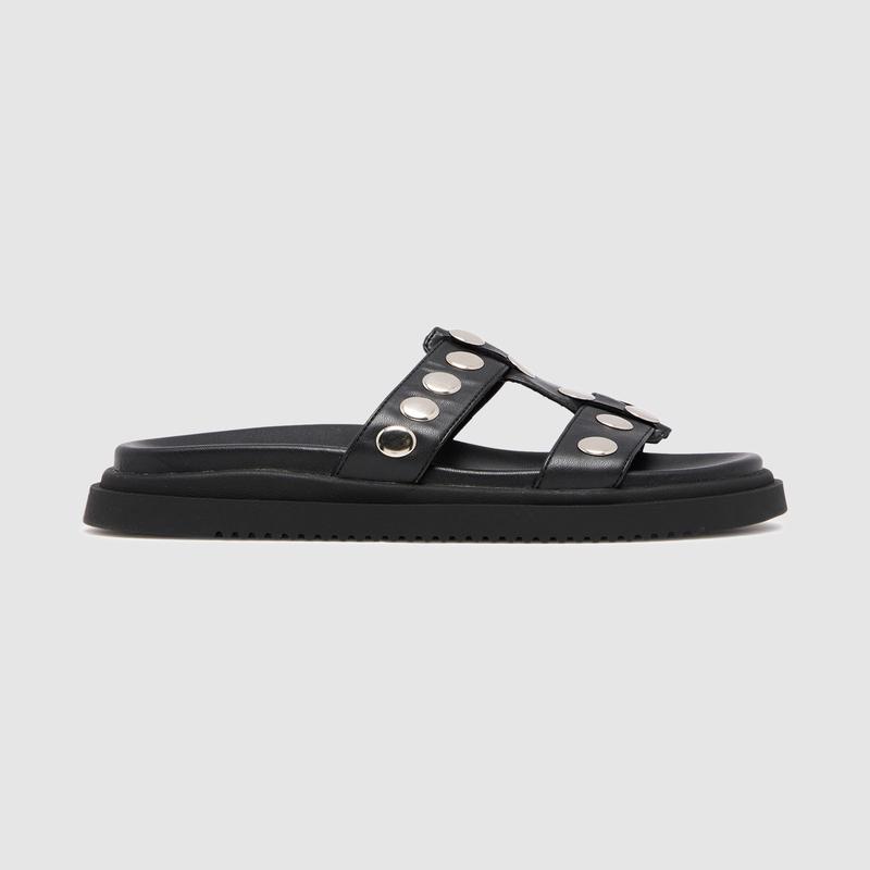 Pretense Flat Sandal