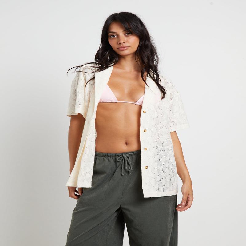 Fade Lace Short Sleeve Shirt in Cream