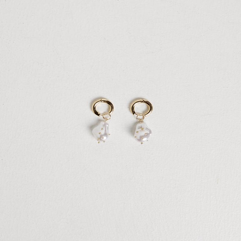 Mallan Pearl Earings