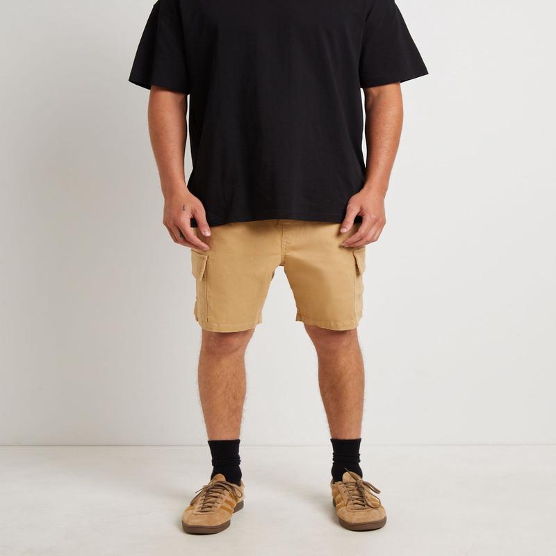 Cargo Shorts in Tan