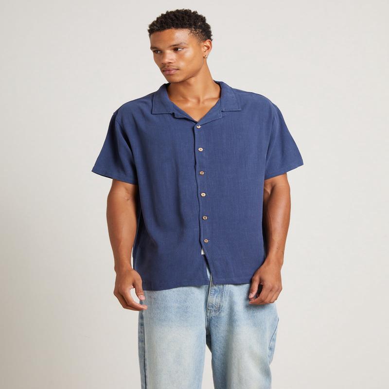 Ernie Short Sleeve Resort Shirt in Navy