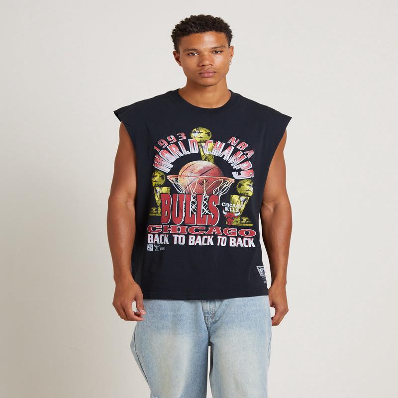 Bulls Muscle Top in Faded Black