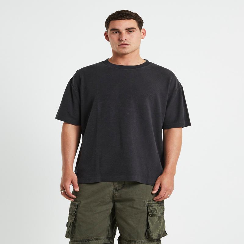 Ramona Linen Short Sleeve T-Shirt in Washed Black
