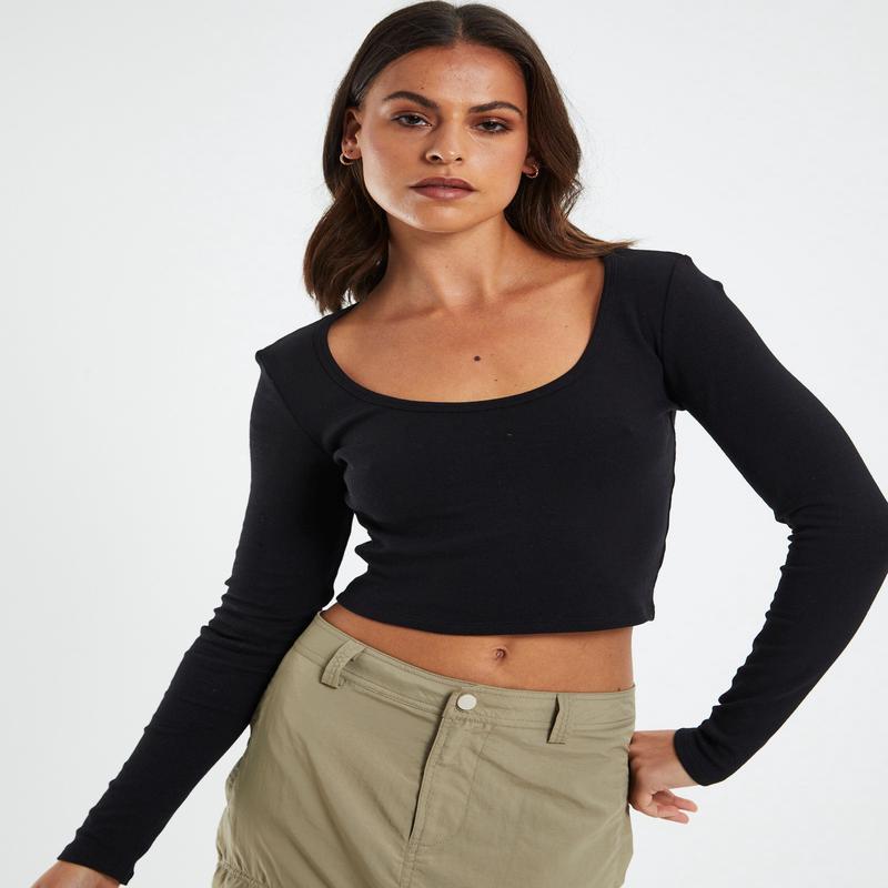 Scoop Neck Long Sleeve Crop Top Black