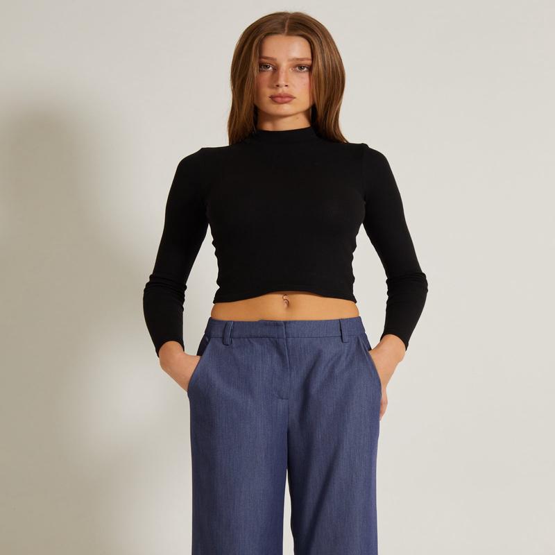 Ribbed Long Sleeve Crop Skivvy