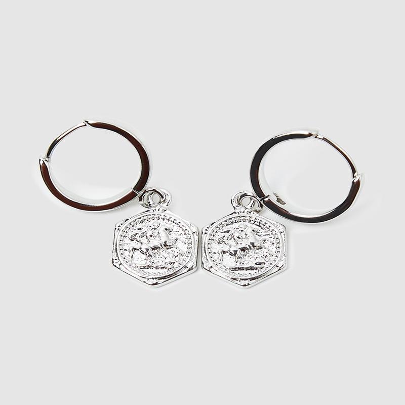 Harley Hammered Charm Earrgs