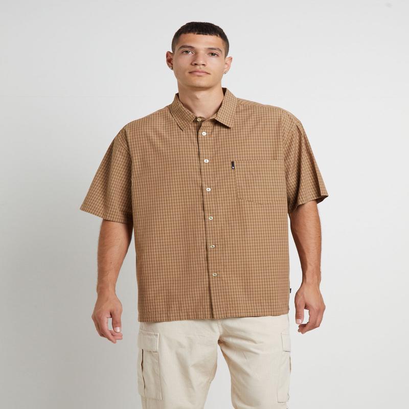 Skate Short Sleeve Shirt in Brown