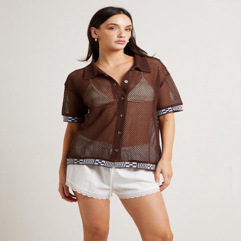 Dimension Crochet Short Sleeve Shirt in Chocolate