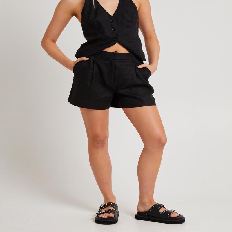 Lyla Linen Tailored Short