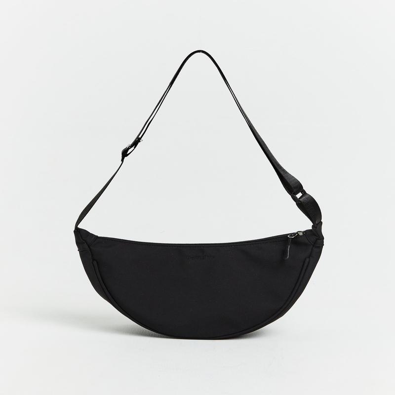 Cendre Stachel Bag in Black